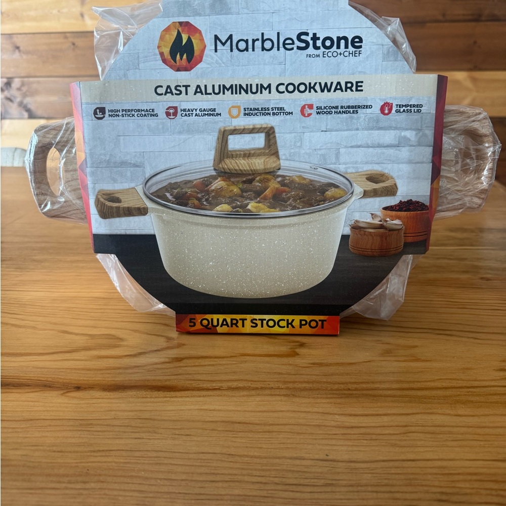 MARBLE Cream Cast Aluminum 5-Quart Stock Pot with Glass Lid